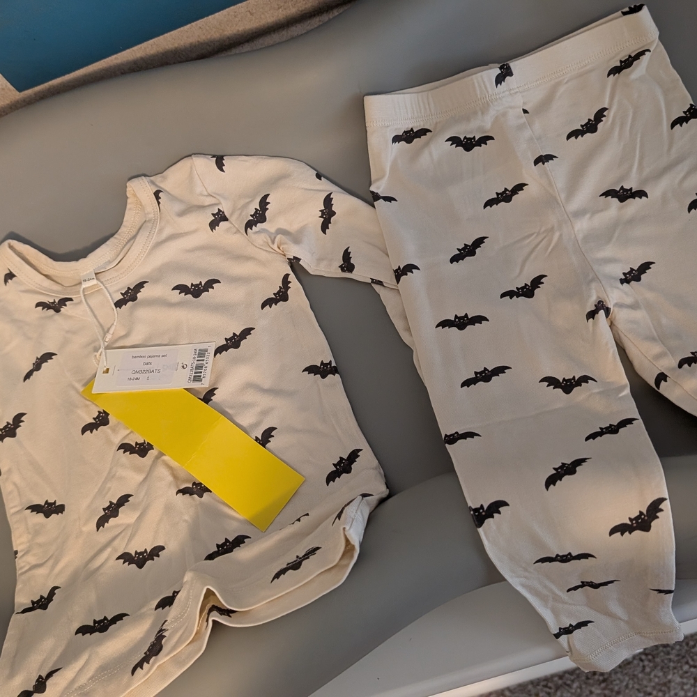 Quincy Mae Cream and Black Bat Print Pajama Set